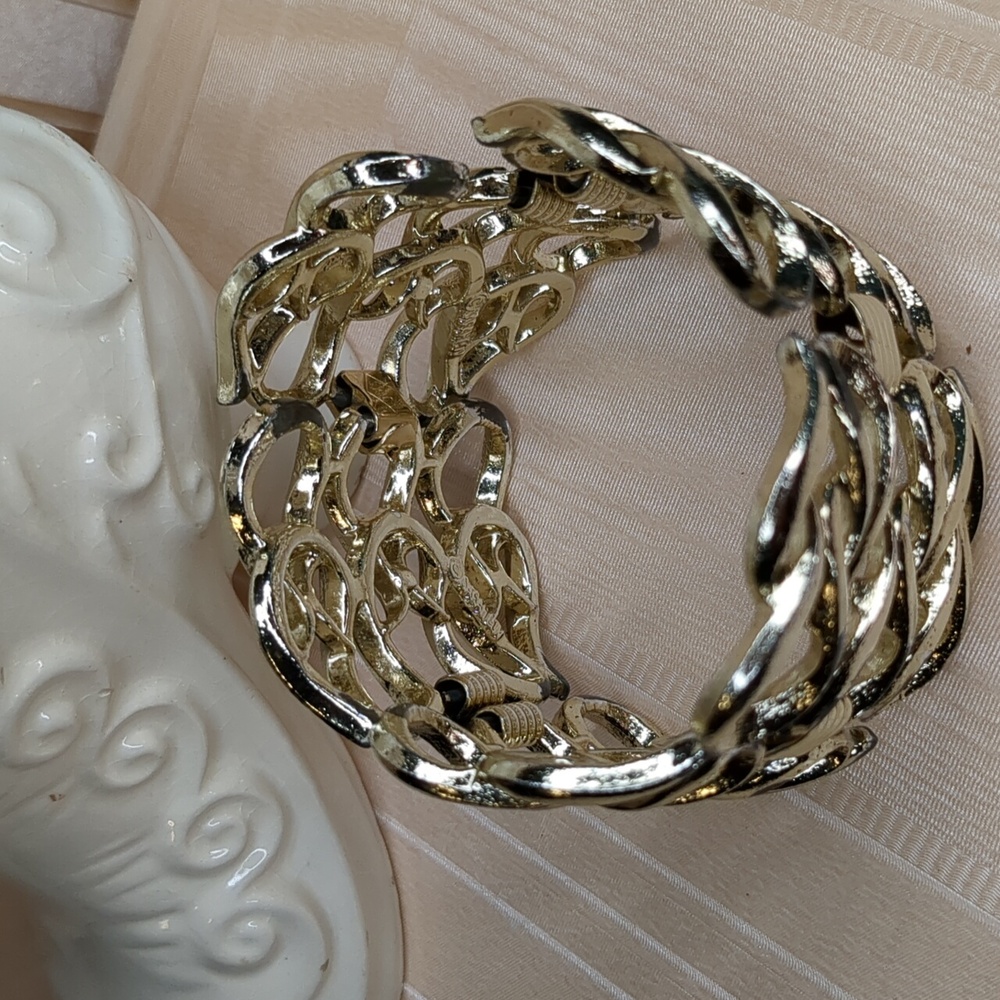 Vintage 70s Sarah Cov Bracelet Filagree Wide Link Signed SAC Gold Tone MCM